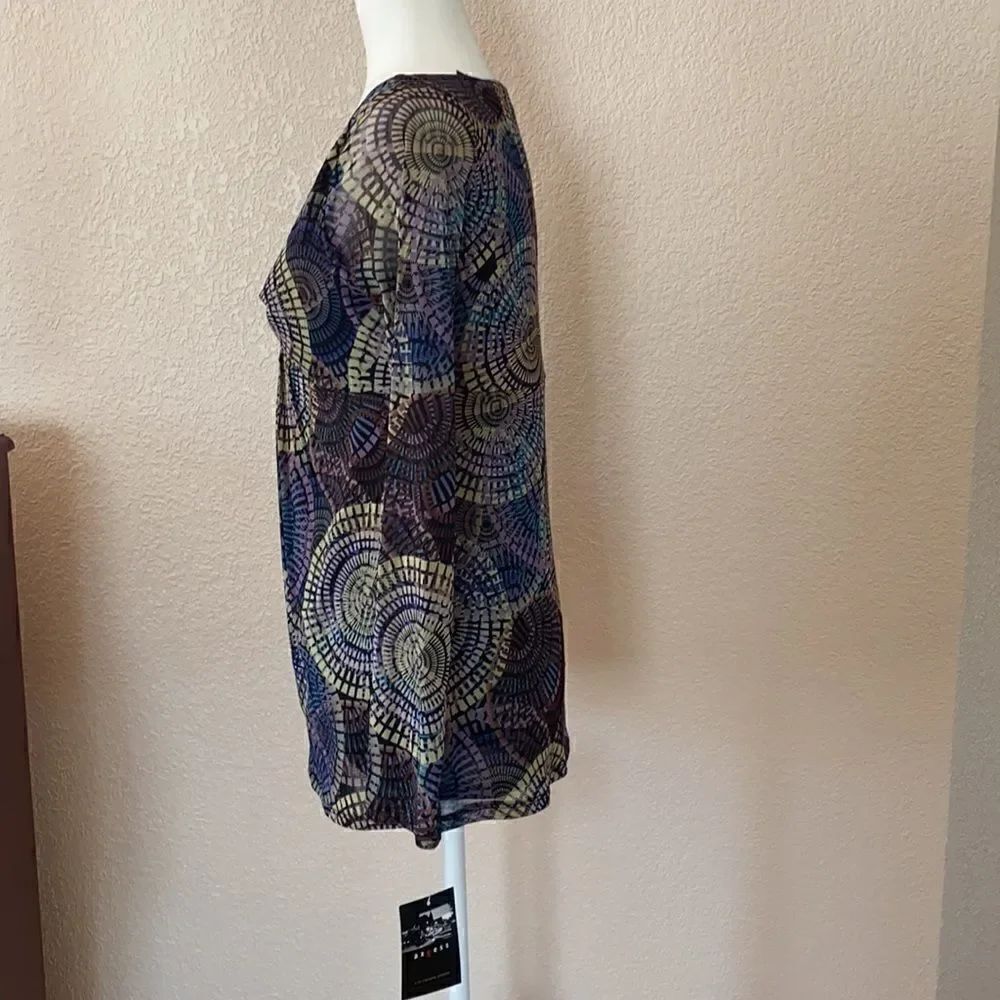 Access Women’s Blouse - Picture 3 of 9